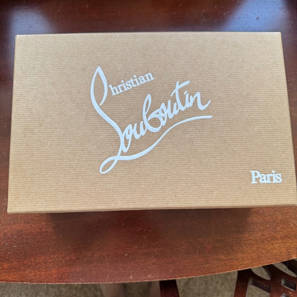 [Like New] Christian Louboutin Dorisima Patent Pumps Size 39 - Picture 8 of 9